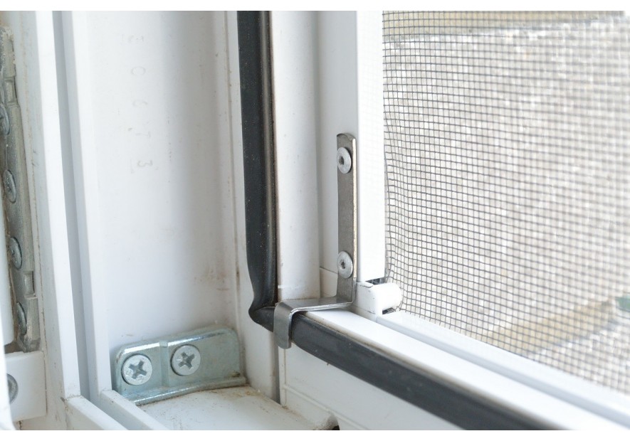 Sposoby montażu moskitier do okien i drzwi